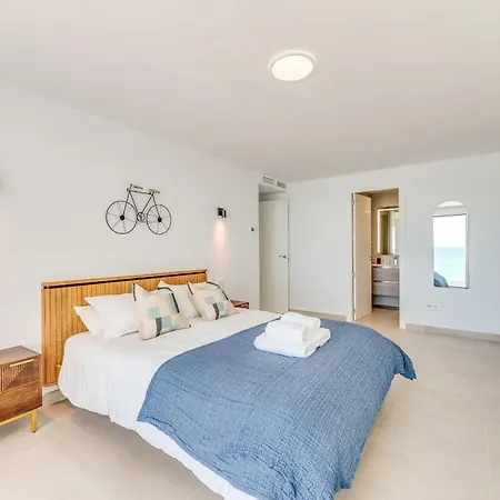 Vivi Homes - Navio - With Sea View In