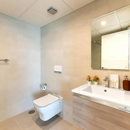 Vivi Homes - Navio - With Sea View In Lejlighed *